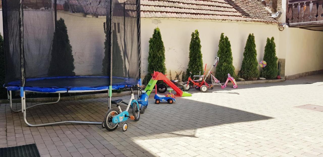 Lindenhaus Hotell Sibiu Eksteriør bilde
